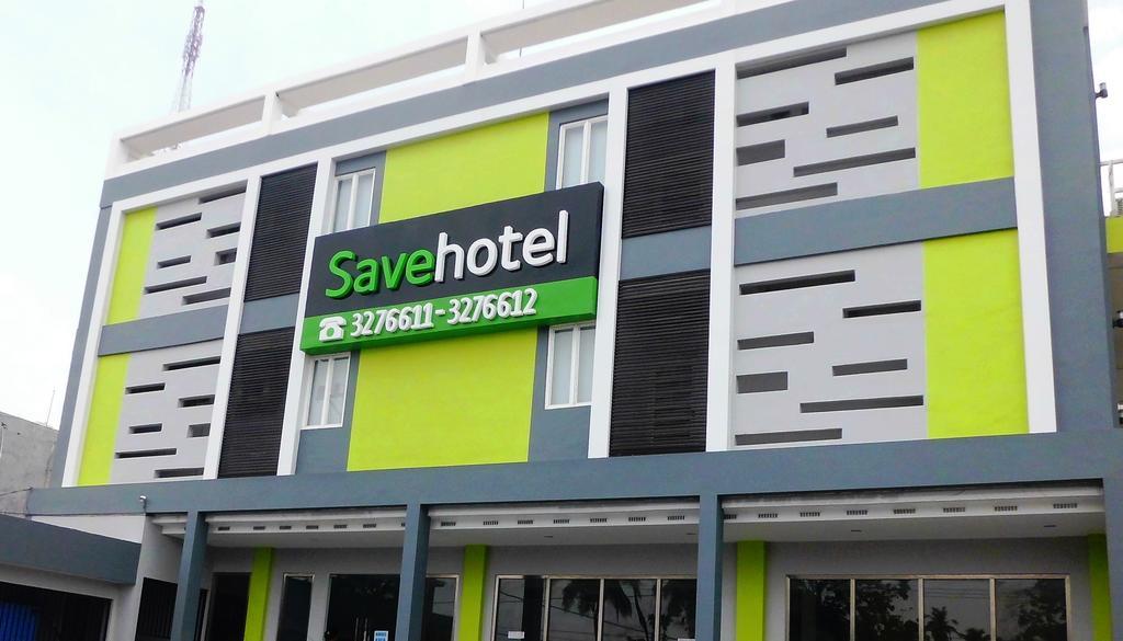 Save Hotel Banjarmasin  Buitenkant foto